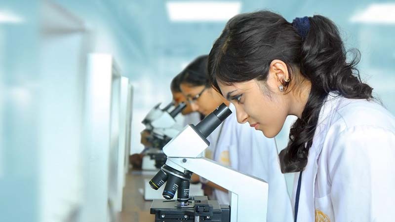 best-pharmacy-college-in-greater-noida-10-june-22